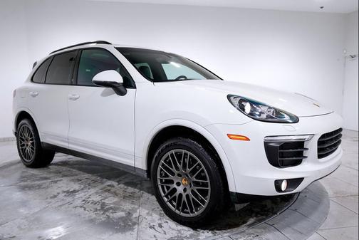 2017 Porsche Cayenne Platinum Edition