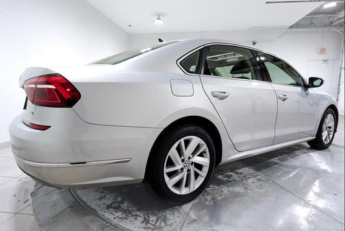 2018 Volkswagen Passat 2.0T SE