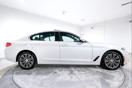 Mineral White Metallic 2020 BMW 540 xDrive
