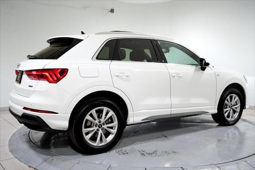 2025 Audi Q3 Premium 45 TFSI S line quattro Tiptronic