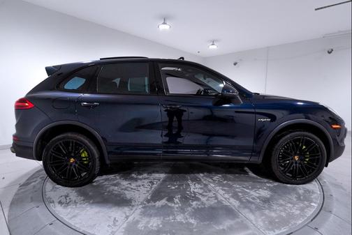 2016 Porsche Cayenne Cayenne S E-Hybrid
