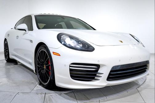 2015 Porsche Panamera GTS