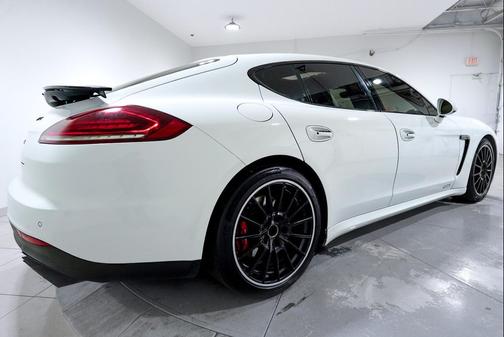 2015 Porsche Panamera GTS