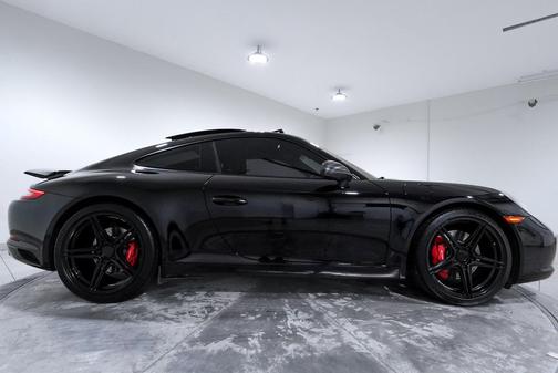 2018 Porsche 911 Carrera