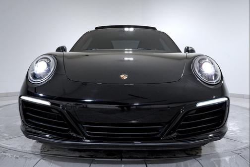 2018 Porsche 911 Carrera