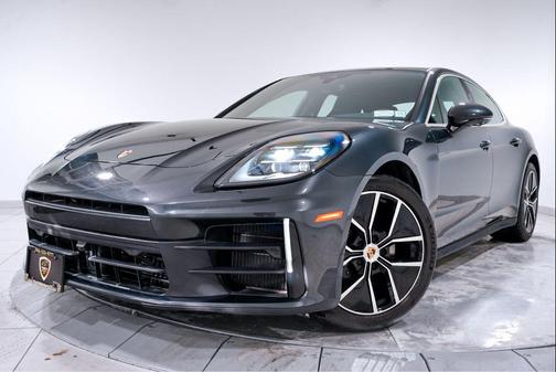 2025 Porsche Panamera 4