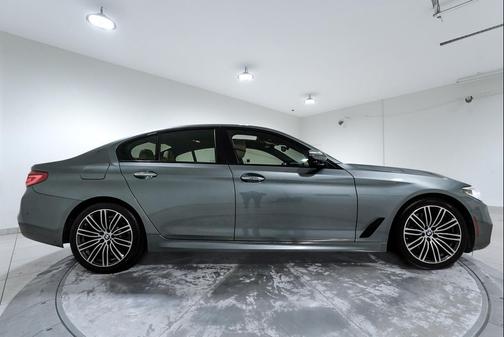 2017 BMW 530 530i