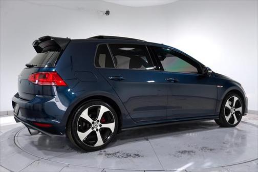 2016 Volkswagen Golf GTI 2.0T SE 4-Door