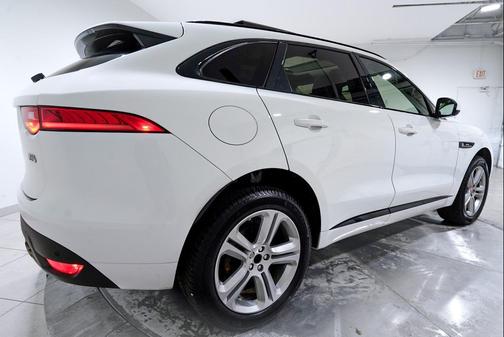 2018 Jaguar F-PACE 30t R-Sport