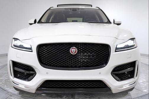 2018 Jaguar F-PACE 30t R-Sport