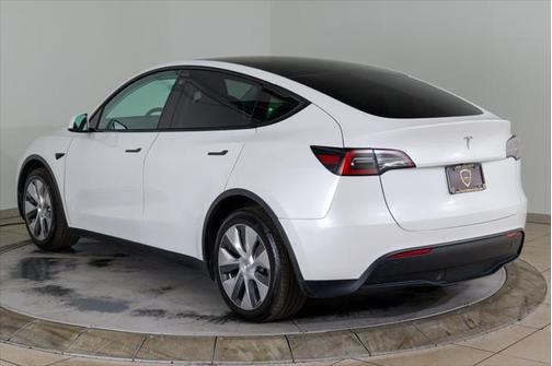 2022 Tesla Model Y Long Range Dual Motor All-Wheel Drive