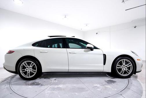 2019 Porsche Panamera 4
