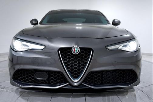 2017 Alfa Romeo Giulia Base