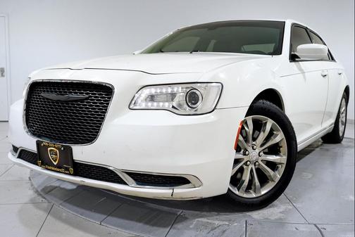 2018 Chrysler 300 Touring