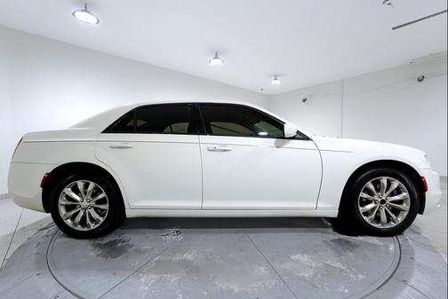 2018 Chrysler 300 Touring