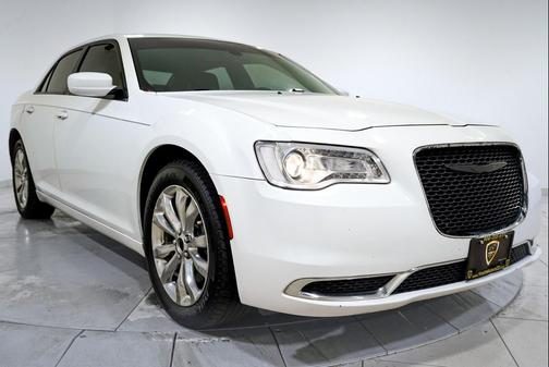 2018 Chrysler 300 Touring