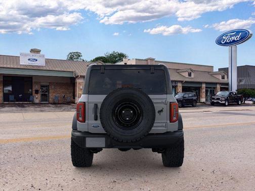 Avalanche 2026 Ford Bronco Badlands