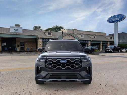 Agate Black Metallic 2026 Ford Explorer Platinum