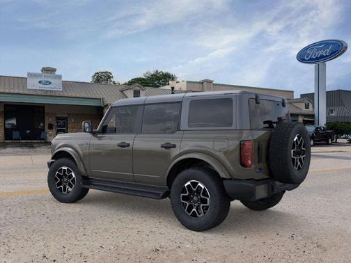 2026 Ford Bronco Outer Banks