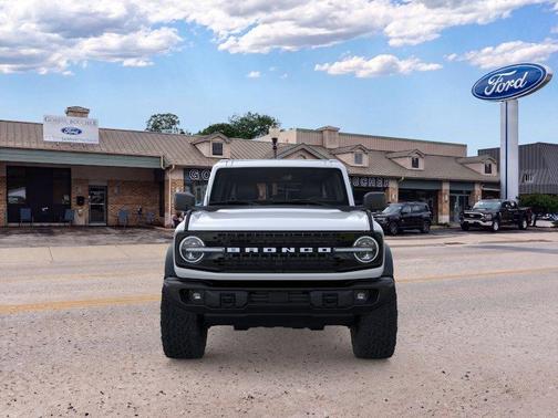 Oxford White 2026 Ford Bronco Badlands