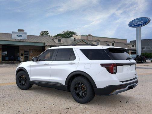 Star White 2026 Ford Explorer Tremor