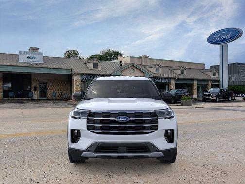 Space White Metallic 2026 Ford Explorer Active
