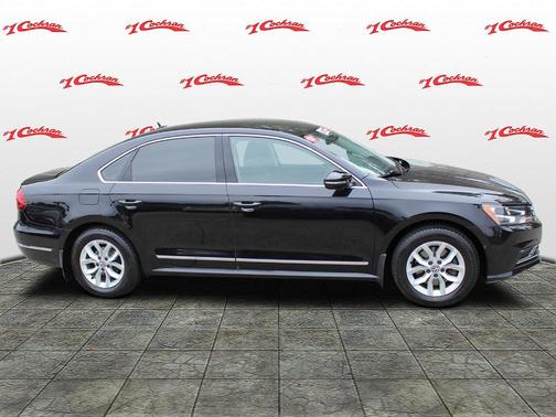 Photo 2 of 20 of 2017 Volkswagen Passat 1.8T S
