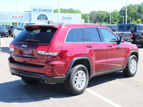 Photo 3 of 20 of 2019 Jeep Grand Cherokee Laredo