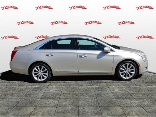 Photo 2 of 20 of 2015 Cadillac XTS Luxury