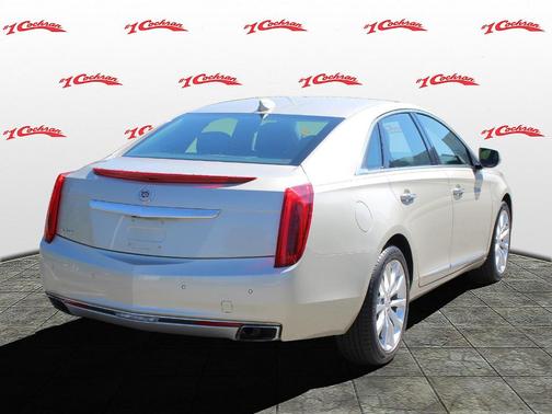 Photo 3 of 20 of 2015 Cadillac XTS Luxury
