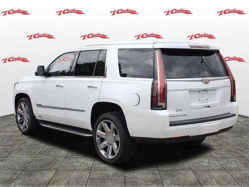 Photo 5 of 20 of 2016 Cadillac Escalade Luxury