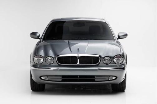 2004 Jaguar XJ Base