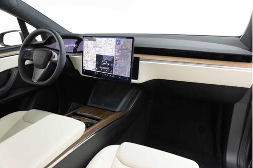 Midnight Silver Metallic 2023 Tesla Model X