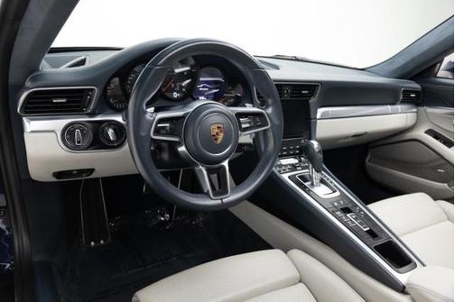 2017 Porsche 911 Carrera