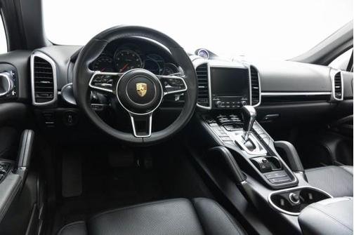 2017 Porsche Cayenne Platinum Edition