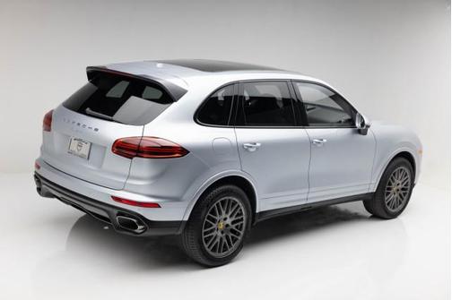 2017 Porsche Cayenne Platinum Edition