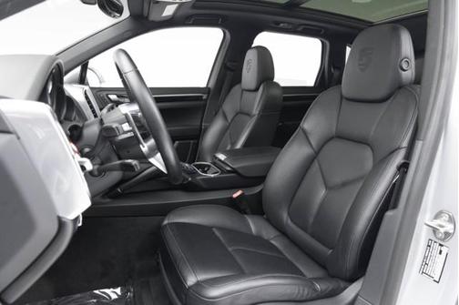 2017 Porsche Cayenne Platinum Edition