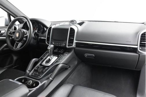 2017 Porsche Cayenne Platinum Edition