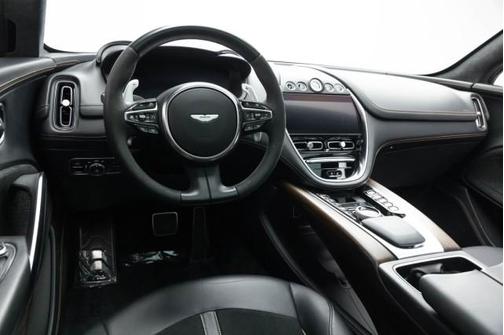 2022 Aston Martin DBX 