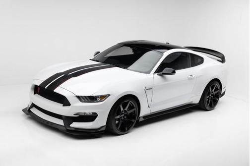 2017 Ford Shelby GT350R Base