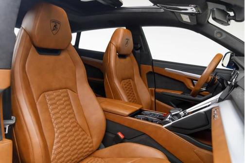 2019 Lamborghini Urus Base