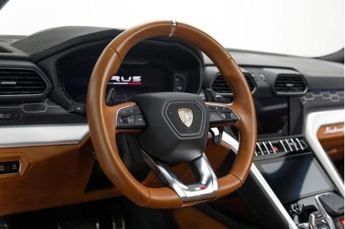 2019 Lamborghini Urus Base