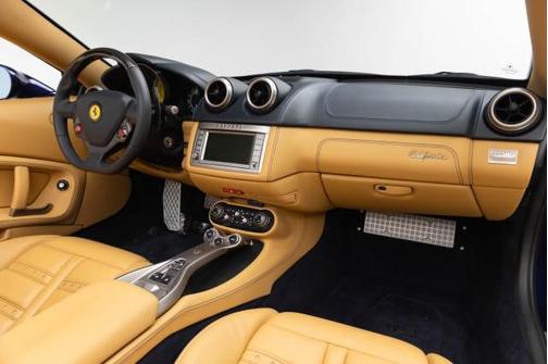 2010 Ferrari California Base