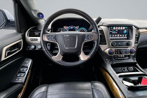 Summit White 2017 GMC Yukon XL Denali