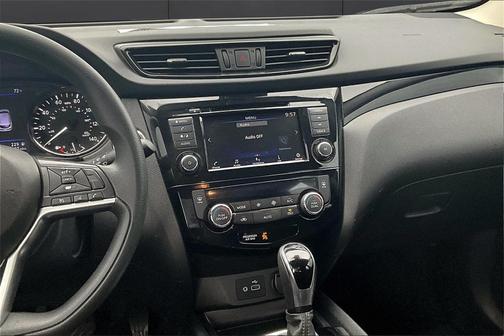 2020 Nissan Rogue Sport SV