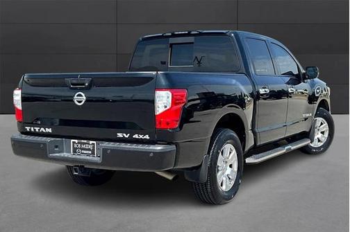2017 Nissan Titan SV