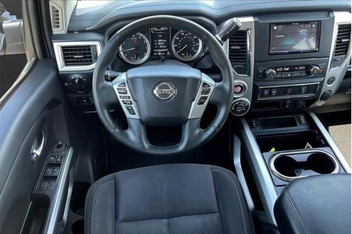 2017 Nissan Titan SV