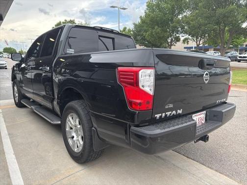 2017 Nissan Titan SV