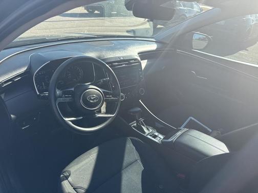 2022 Hyundai TUCSON SE