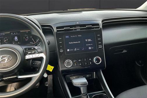 2022 Hyundai TUCSON SE